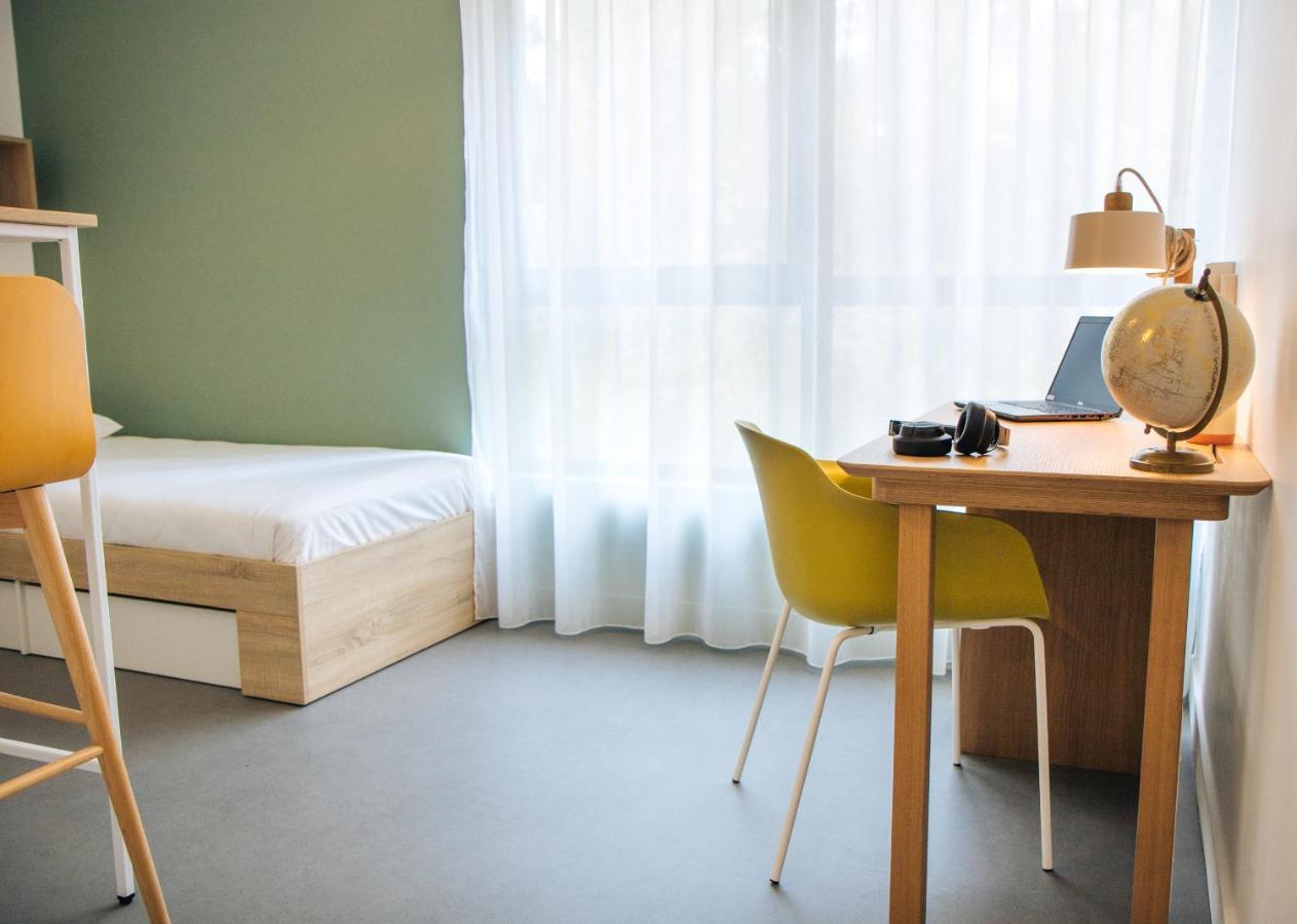Twenty Business Flats Jouy-En-Josas Aparthotel Quarto foto